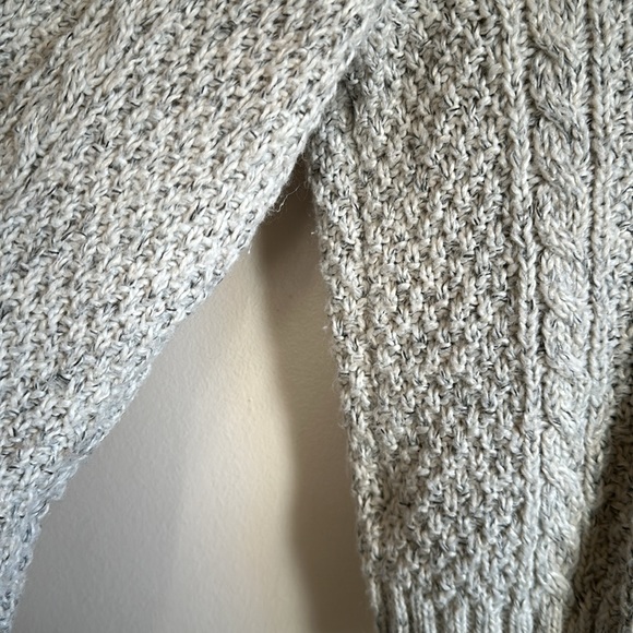AE Cropped Cardigan - Picture 5 of 6